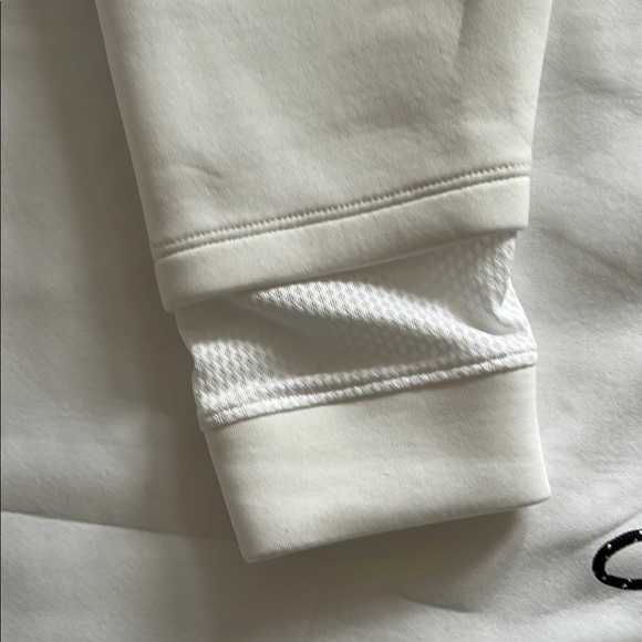 Nike Pro Women’s White Crop Oversized Hoodie - Picture 6 of 7